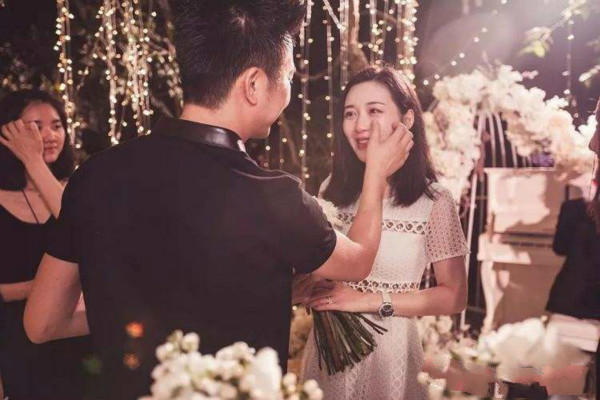 求婚布置之彩燈
