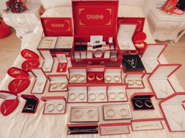 結婚三金