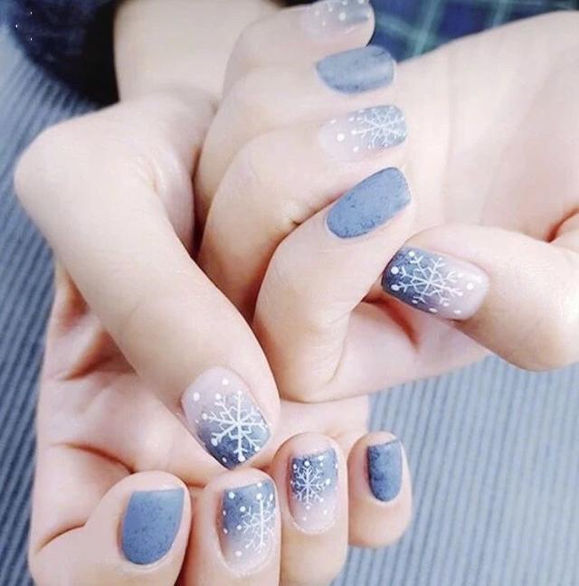 藍色圣誕美甲