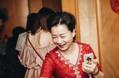 媽媽參加婚禮的服裝