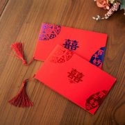 結婚請柬圖片用自己的婚紗照嗎