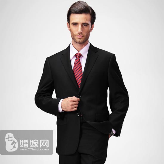 新郎的結(jié)婚禮服挑選法則