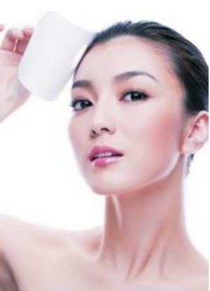 做完美新娘必學的清純底妝打造技巧