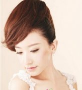 新娘們做好護(hù)膚工作時(shí)應(yīng)注意的一些細(xì)節(jié)