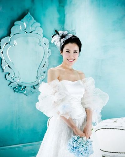 極致之美的獨(dú)特肩造型新娘婚紗推薦