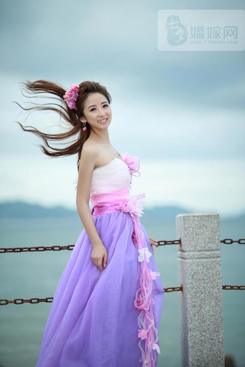 拍婚紗照時(shí)不同風(fēng)格的服裝搭配技巧