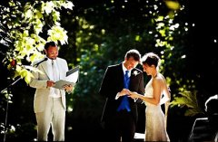 見證神圣時刻 主婚人和證婚人的區(qū)別