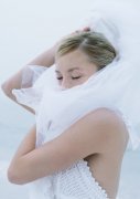 舉行夏日婚禮時新娘要如何應對烈日