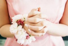 婚車氣味嚴(yán)重 倒霉新郎錯過新婚之夜