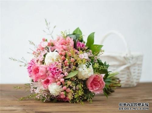 令人心動的婚禮花球搭配