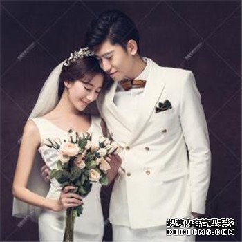 短發(fā)新娘婚紗照欣賞 選款合適的短發(fā)造型