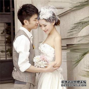 拍婚紗照適合做什么發(fā)型 婚紗照新娘造型