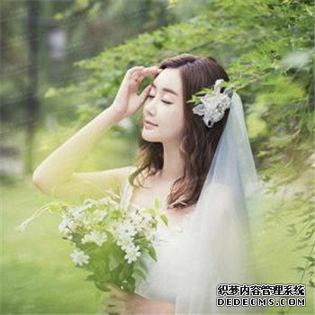 拍婚紗照適合做什么發(fā)型 婚紗照新娘造型