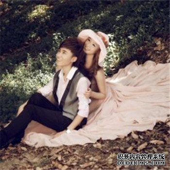 拍婚紗照適合做什么發(fā)型 婚紗照新娘造型