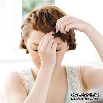 韓式新娘盤發步驟 簡單打造新娘造型