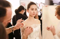 不會選婚紗？學(xué)學(xué)這些明星