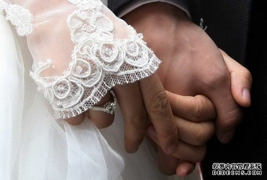 張杰謝娜的結(jié)婚戒指  鉆石美戒欣賞.png