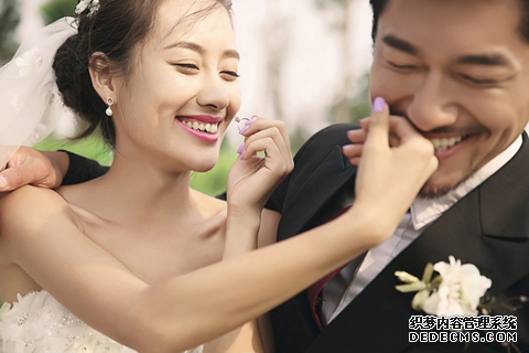 婚禮司儀搞笑主持詞  讓婚禮更輕松.png