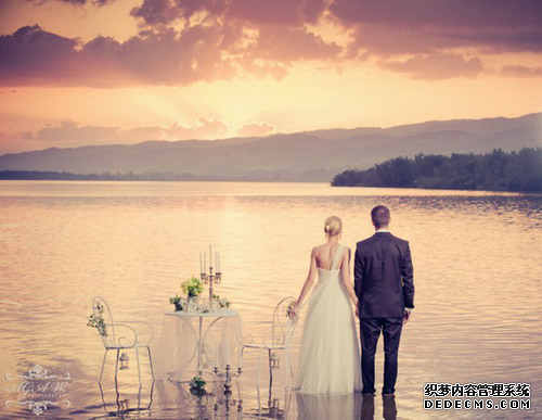 創(chuàng)意婚禮策劃方案  個性方案供你選.png