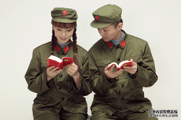 軍裝婚紗照  用婚紗照來穿越1.png