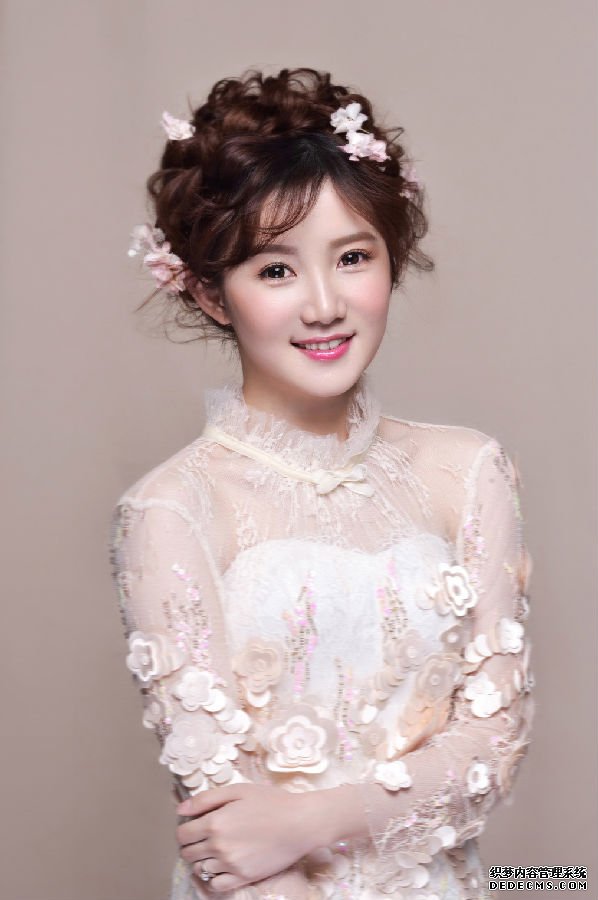新娘彩妝造型  新娘造型推薦.png