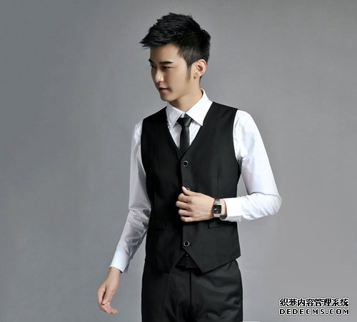 夏天伴郎穿什么 夏季伴郎服推薦2.png