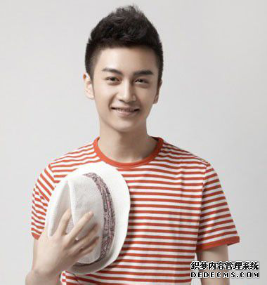 男生最流行的發型 1.png