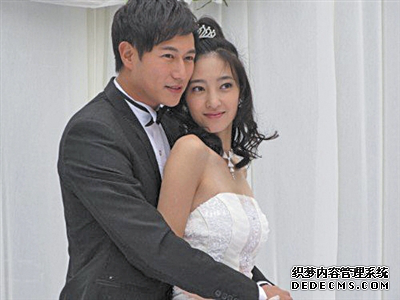 陳鍵鋒王麗坤結婚照 2.png