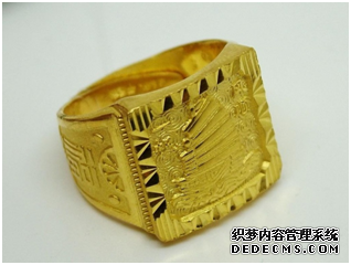 老鳳祥黃金戒指 