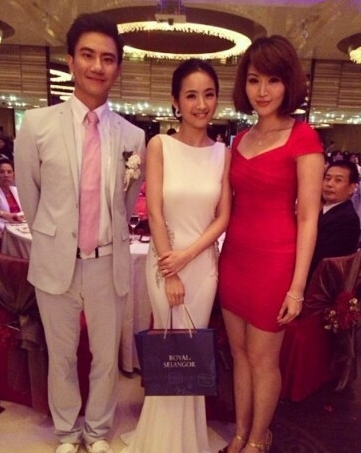 參加婚禮穿什么好,參加婚禮穿什么顏色.jpg