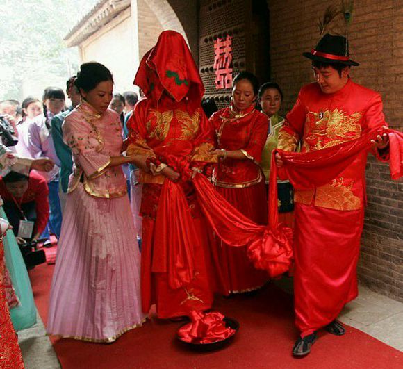 中國傳統(tǒng)婚禮流程.jpg