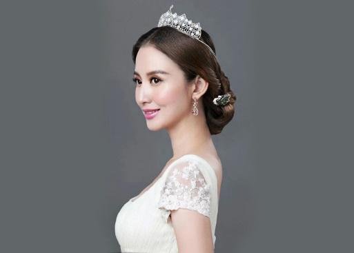 現(xiàn)在流行的新娘發(fā)型.jpg