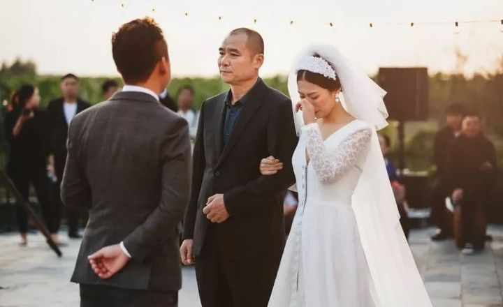 婚禮上新娘美到發(fā)光的瞬間，不拍下來后悔一輩