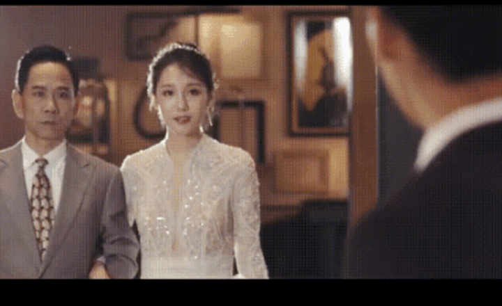 婚禮上的一個轉(zhuǎn)身，把全場都惹哭了...