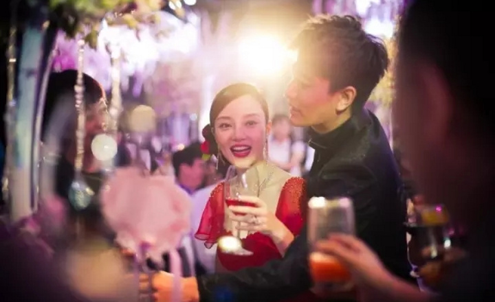 婚宴敬酒時，新娘新郎千萬不要做的十件事！李