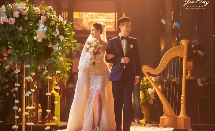 周杰倫花400萬創(chuàng)作wedding song，普通人Hold住婚禮各