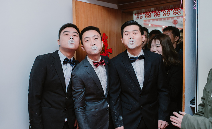 第一次結婚，沒什么經驗，讓大家見笑了！