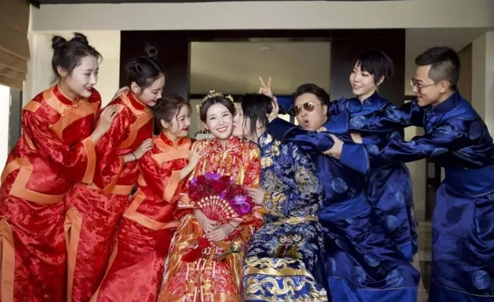 好聲音張瑋巴厘島大婚，吳莫愁反串伴郎搶風頭