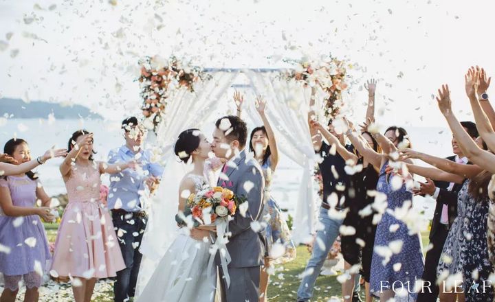 真實(shí)婚禮: 寫6頁情書追到新娘，他們的普吉島婚