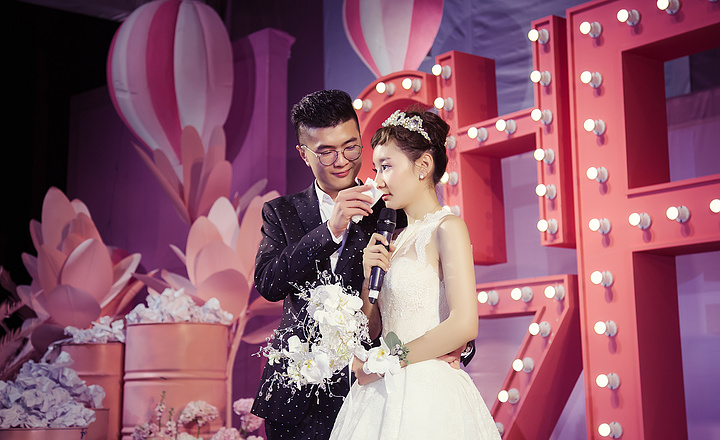 真實婚禮: 讓爸媽在我的婚禮上重新結一次婚，淚