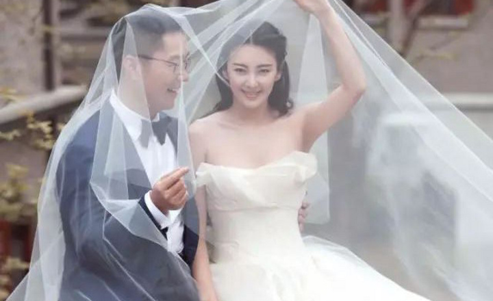 攻略: 張雨綺親身示范：孕媽新娘一樣美炸天！